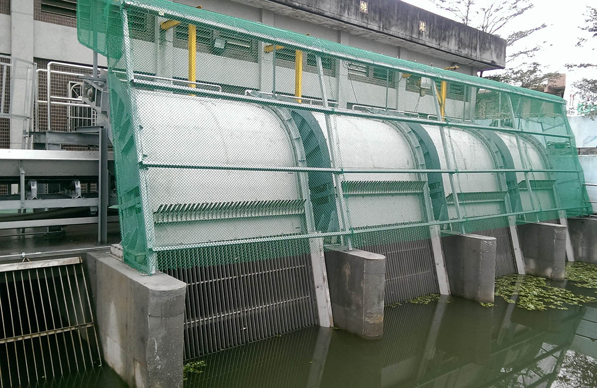 砂仔港抽水站-迴轉式撈污機